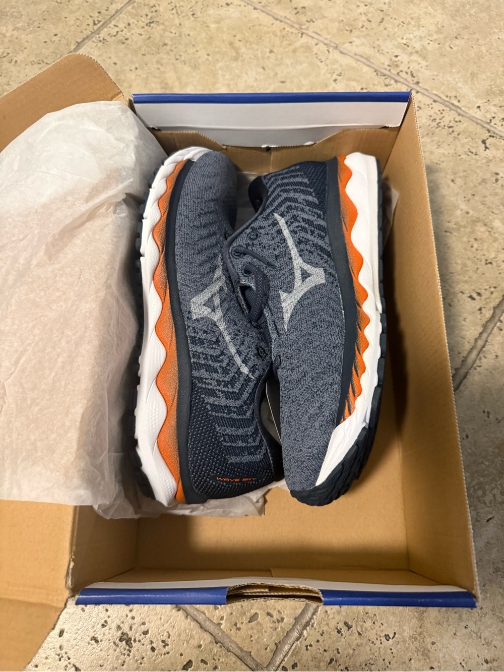 Mizuno Wave Sky Waveknit™ 3 Men's Running Shoe, Size 7, Flintstone-Vapor - Picture 3 of 5